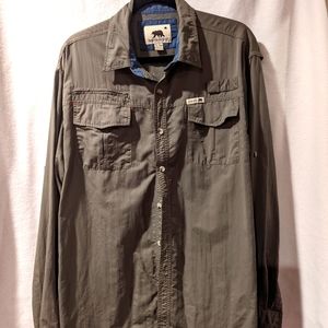Dakota Grizzly outdoors guide fishing button down with multiple pockets
